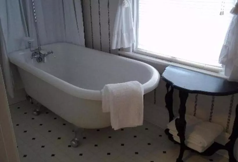 민박 A Sentimental Journey