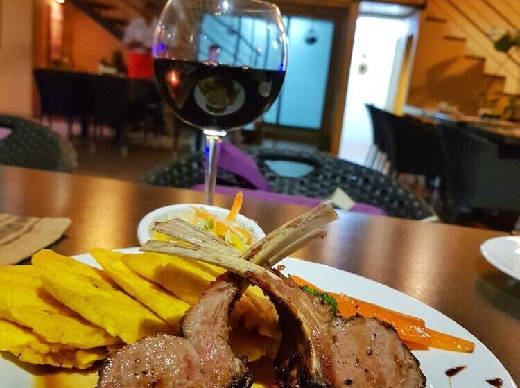 تختخواب و صبحانه Allamanda