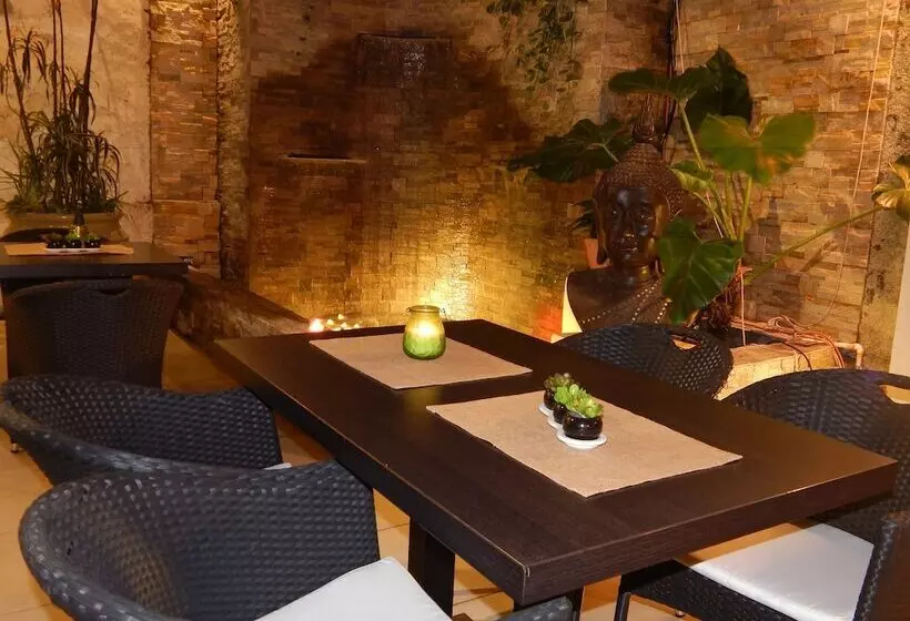 تختخواب و صبحانه Allamanda