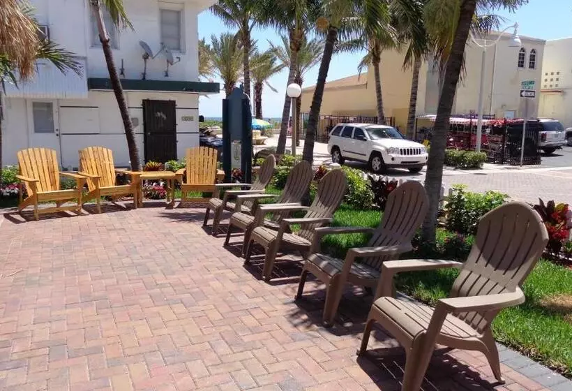 Caribbean Resort By The Ocean