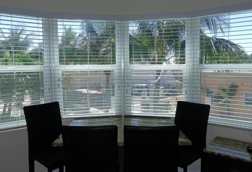 Caribbean Resort By The Ocean