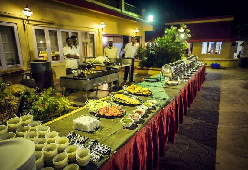 فندق Adamo The Resort