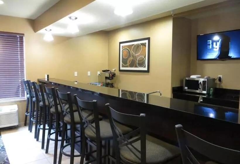 Otel Cobblestone Inn & Suites   Harper