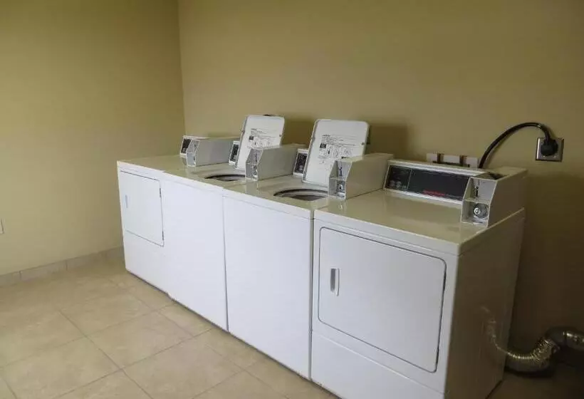 Otel Cobblestone Inn & Suites   Harper