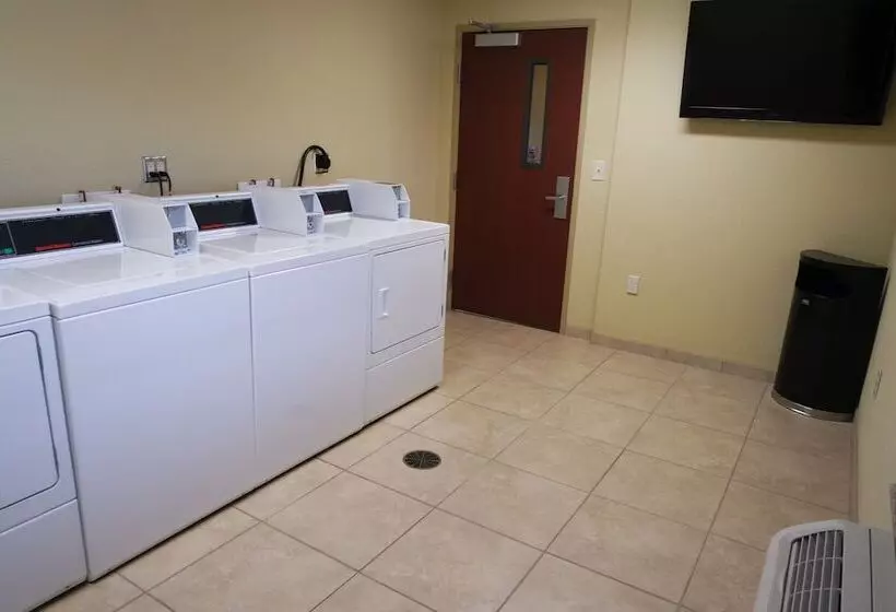 Otel Cobblestone Inn & Suites   Harper