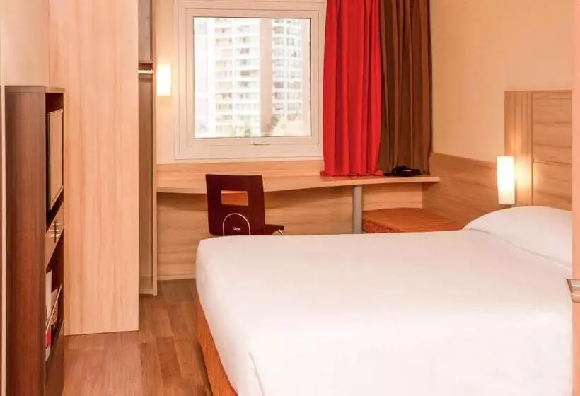 ホテル Ibis Santiago Las Condes