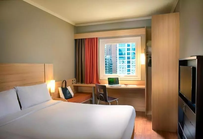 ホテル Ibis Santiago Las Condes