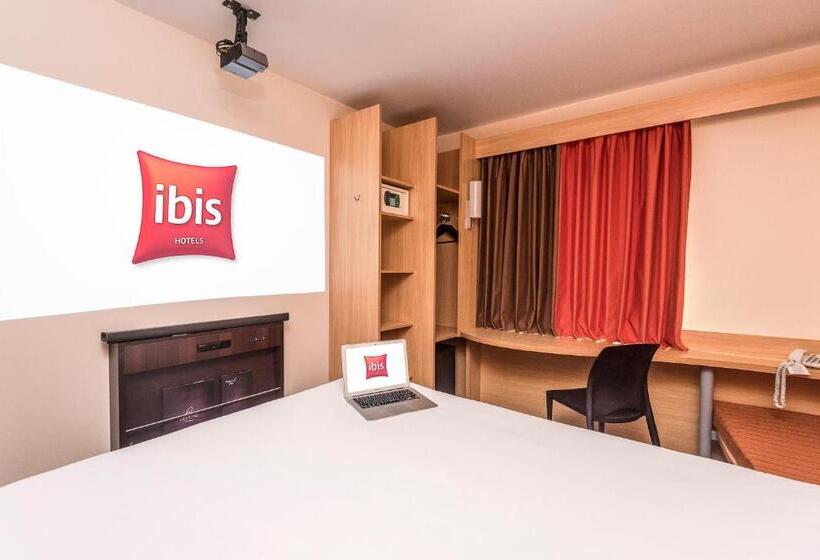 ホテル Ibis Santiago Las Condes
