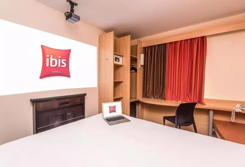 ホテル Ibis Santiago Las Condes