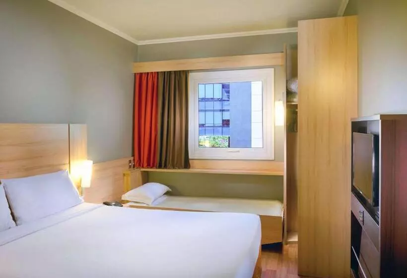 ホテル Ibis Santiago Las Condes