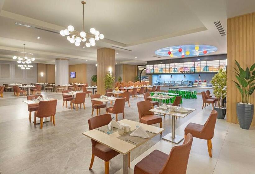 בית מלון כפרי Kirman Belazur  Resort & Spa