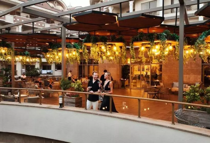 Hotel Kirman Belazur Resort & Spa