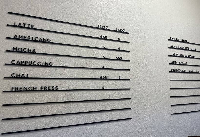 Отель Loge Wolf Creek