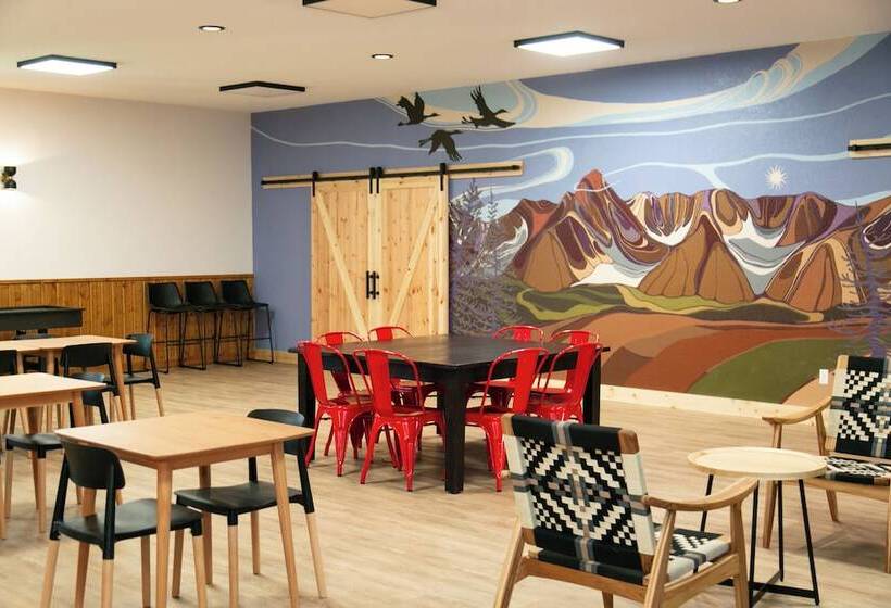 Отель Loge Wolf Creek