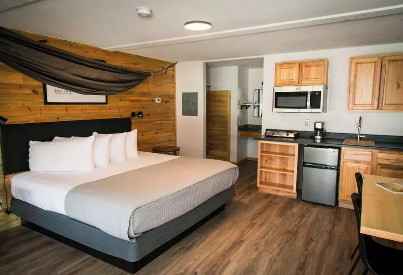 Отель Loge Wolf Creek