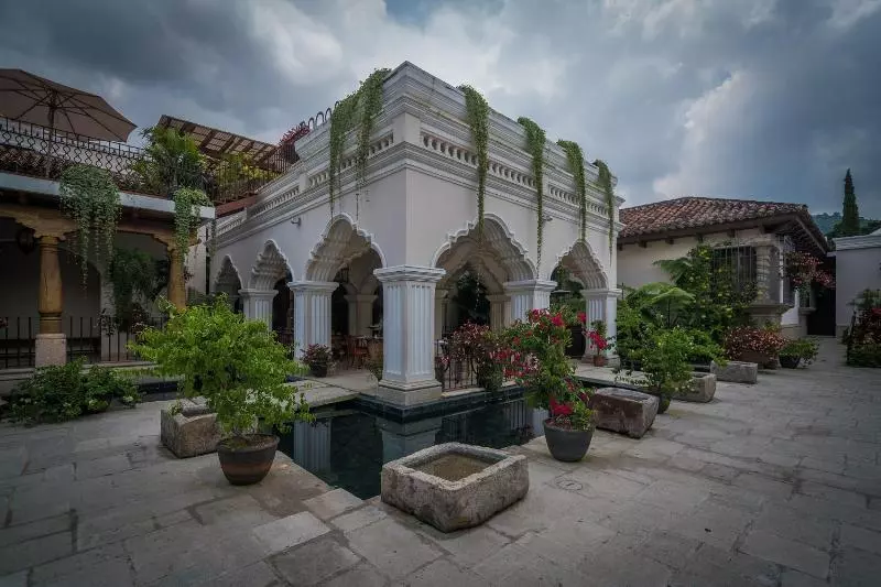 هتل Pensativo House