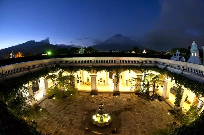 هتل Pensativo House