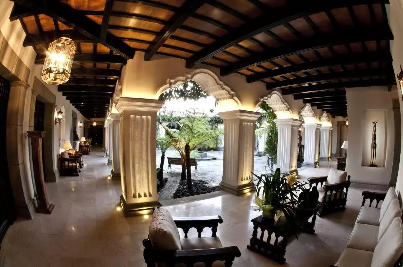 هتل Pensativo House