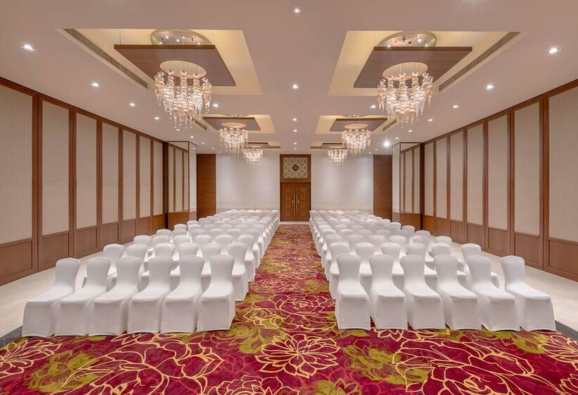 Отель Radisson Salem