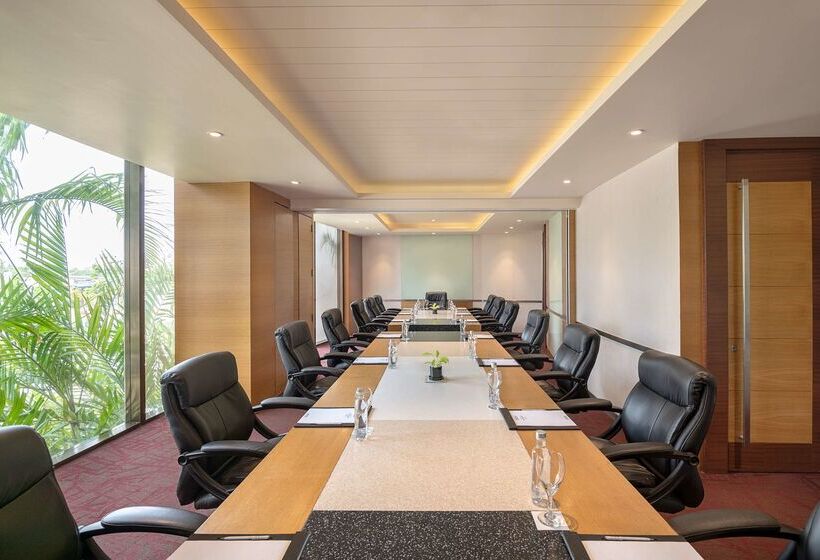 Отель Radisson Salem