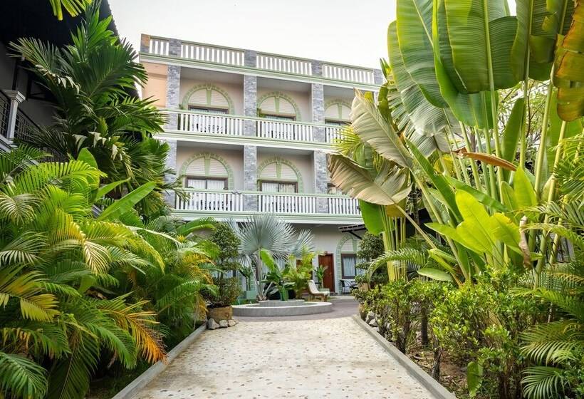 ホテル Reveal Courtyard In Reveal Angkor