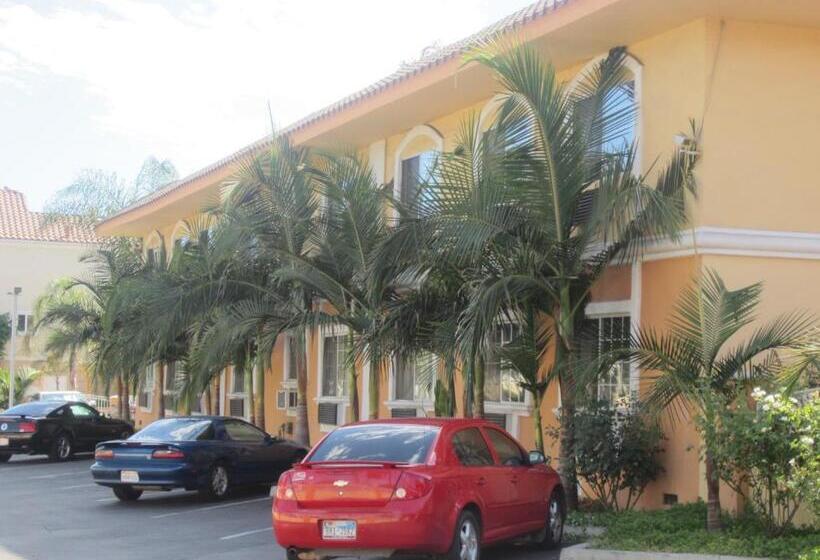 Отель Starlight Inn Canoga Park