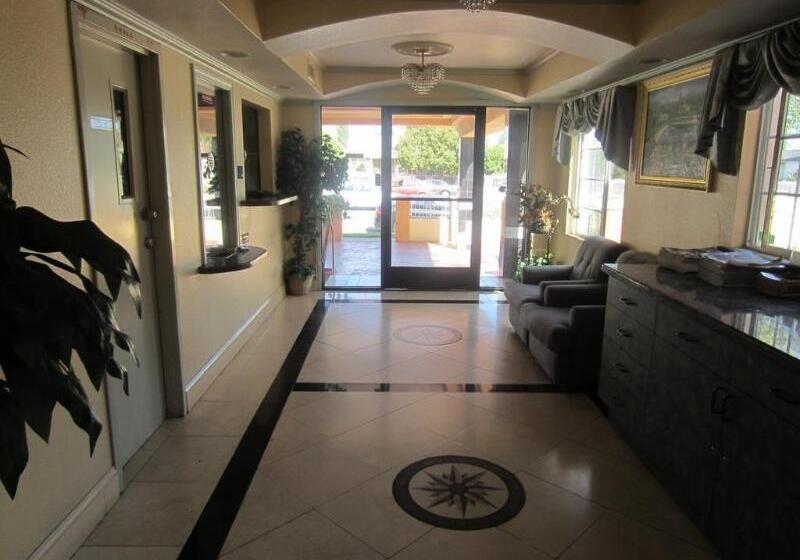 Отель Starlight Inn Canoga Park