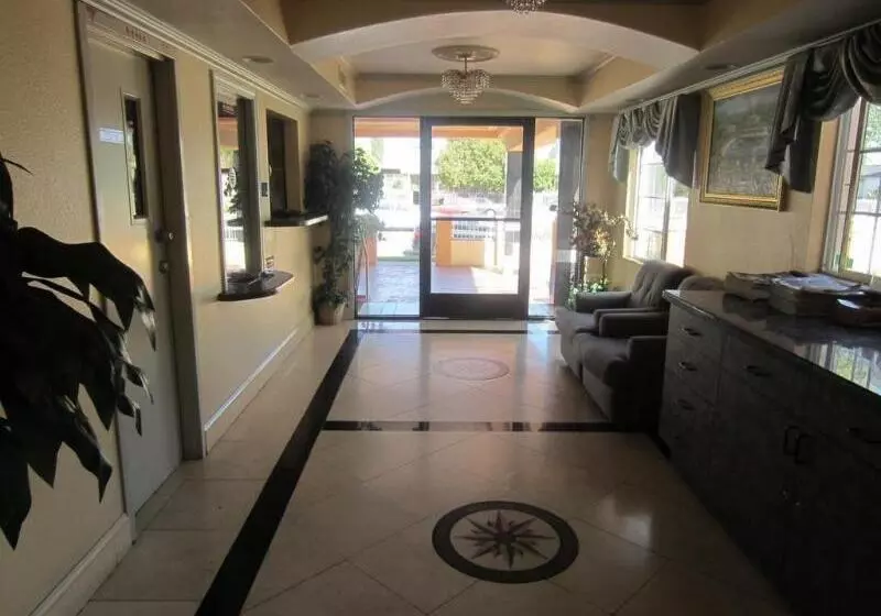 فندق Starlight Inn Canoga Park