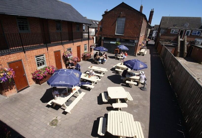 Hotel The Angel In Wootton Bassett