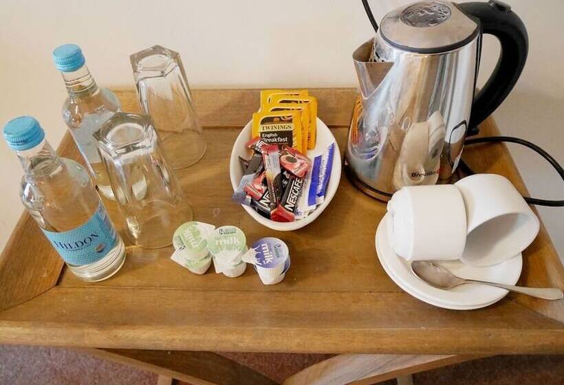 Hotel The Angel In Wootton Bassett