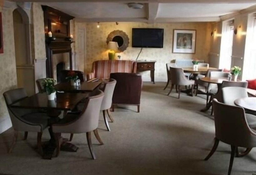 Hotel The Angel In Wootton Bassett