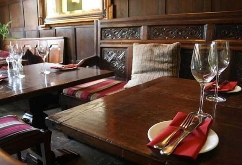 Hotel The Angel In Wootton Bassett