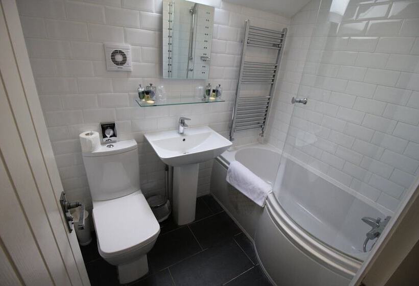 Hotel The Angel In Wootton Bassett