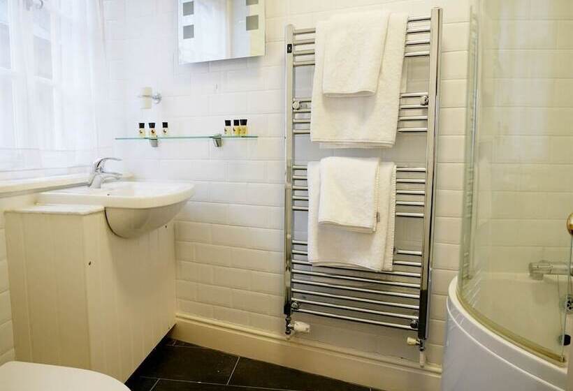 Hotel The Angel In Wootton Bassett