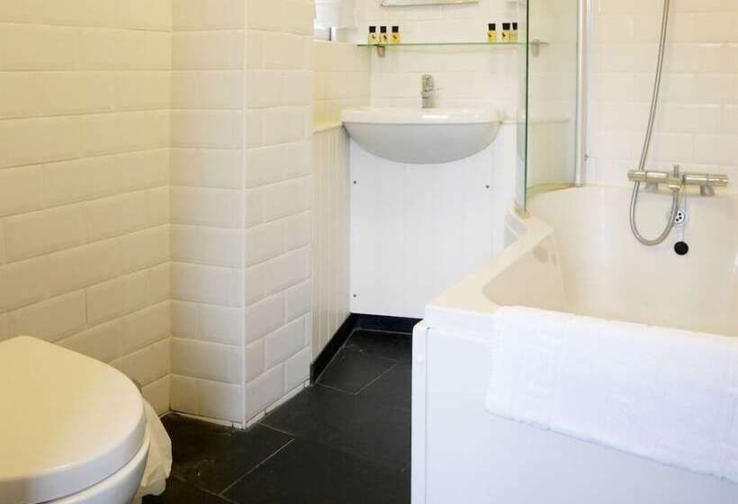 Hotel The Angel In Wootton Bassett