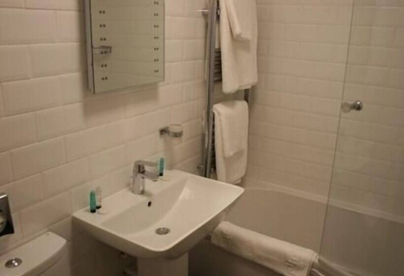 Hotel The Angel In Wootton Bassett