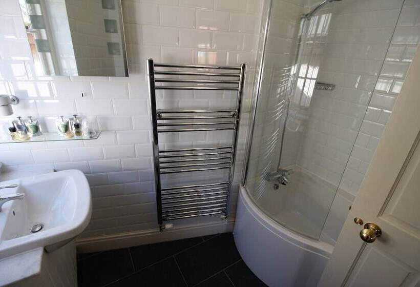 Hotel The Angel In Wootton Bassett