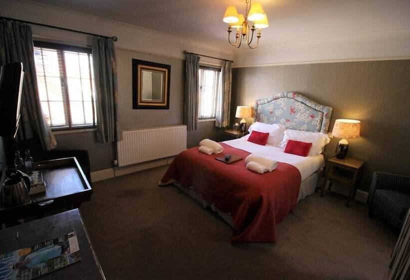 Hotel The Angel In Wootton Bassett