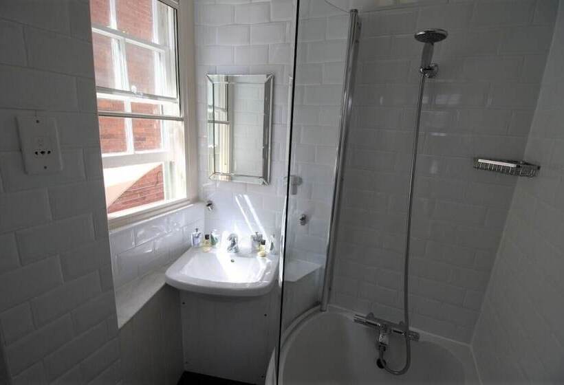 Hotel The Angel In Wootton Bassett