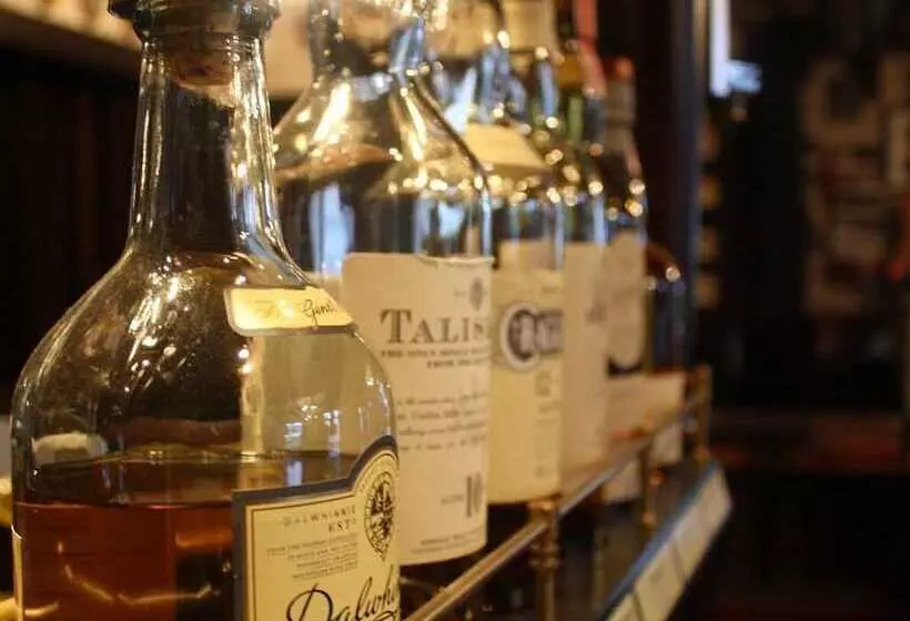 בית מלון כפרי The Bladnoch Inn