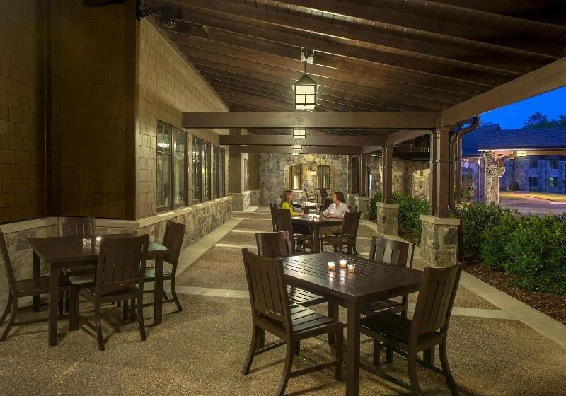 בית מלון כפרי The Sewanee Inn