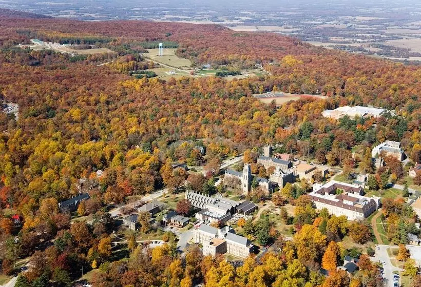 Отель The Sewanee Inn