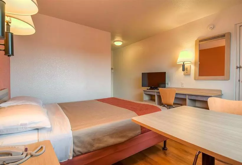 Motel 6 Los Angeles Whittier