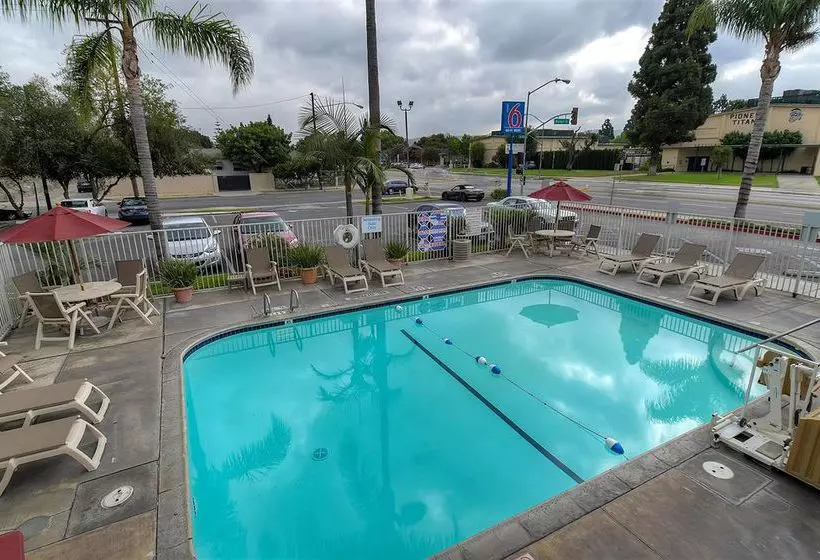 Motel 6 Los Angeles Whittier