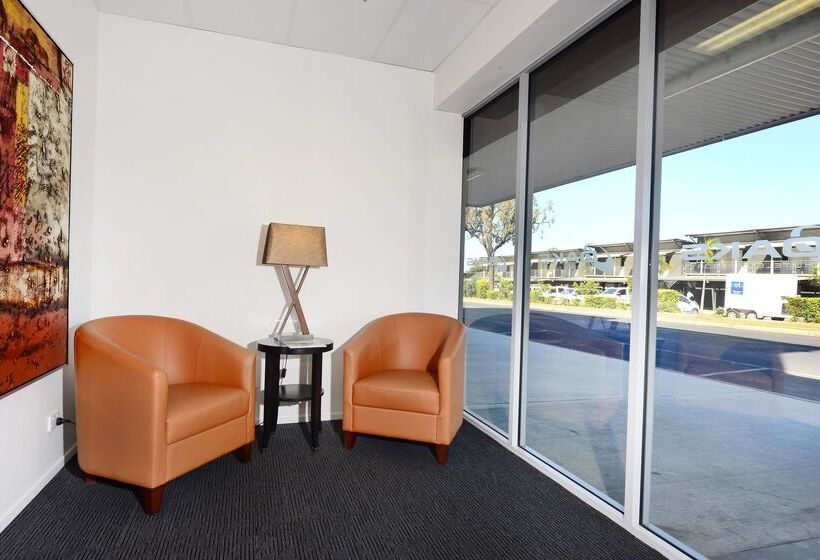 Oaks Moranbah Suites