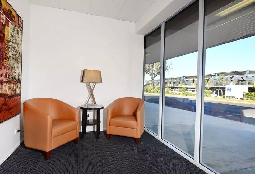 Oaks Moranbah Suites