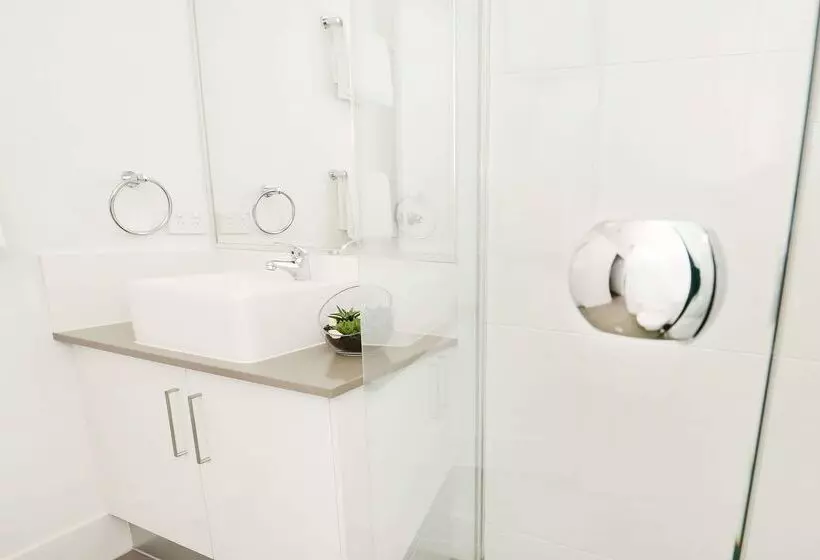 Oaks Moranbah Suites