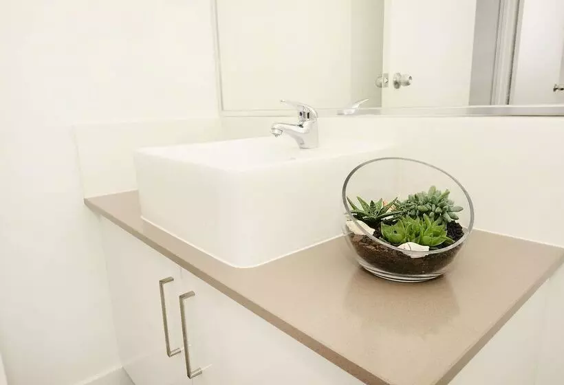 Oaks Moranbah Suites