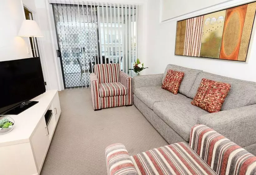 Oaks Moranbah Suites