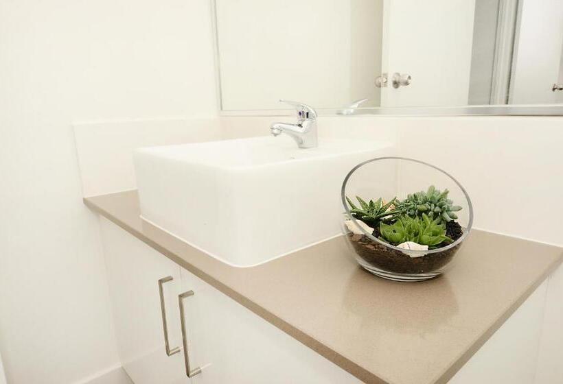 Oaks Moranbah Suites